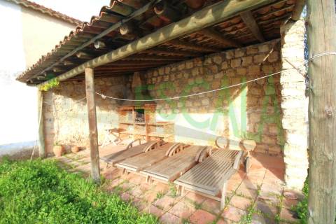 Moradia T5 com Piscina e Jardim