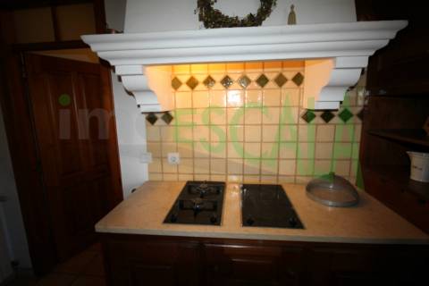 Moradia T5 com Piscina e Jardim