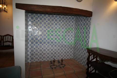 Moradia T5 com Piscina e Jardim