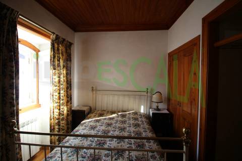 Moradia T5 com Piscina e Jardim