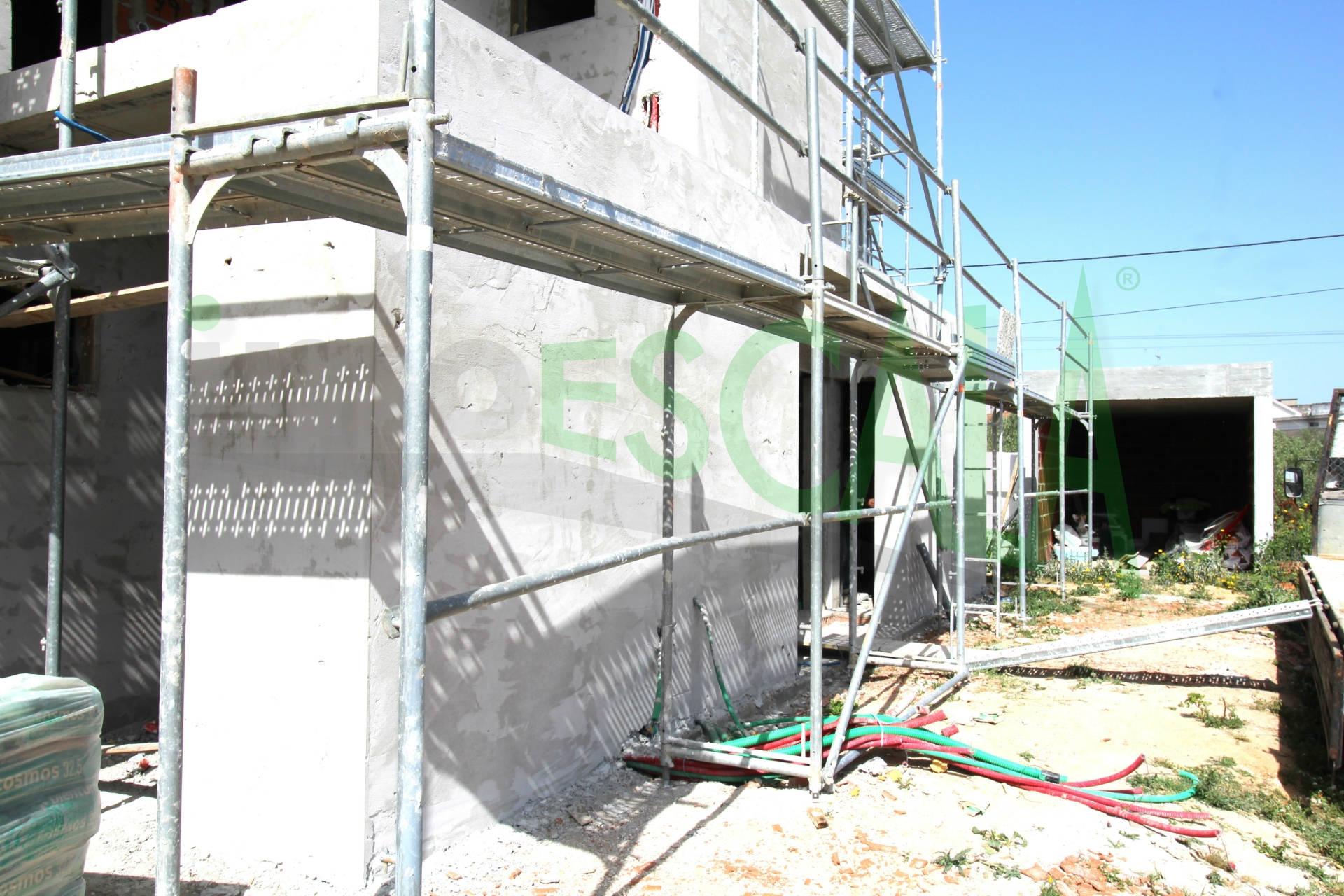 Moradia de linhas modernas em Santarém