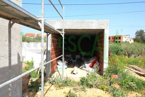 Moradia de linhas modernas em Santarém