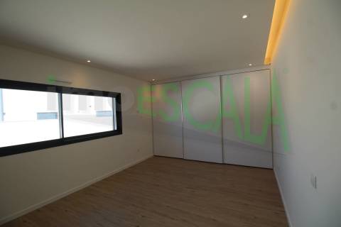 Moradia T4 de Luxo com Piscina