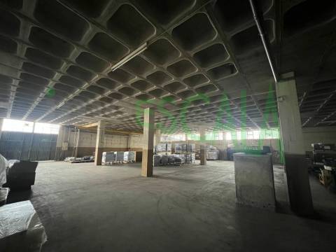 Armazém industrial em Oeiras