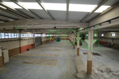 Armazém industrial em Oeiras
