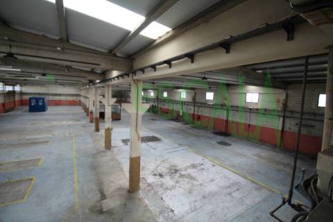 Armazém industrial em Oeiras