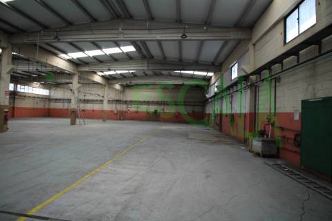 Armazém industrial em Oeiras