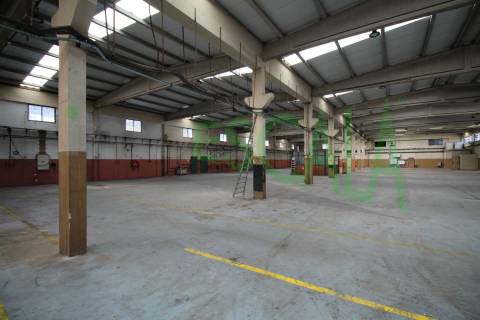Armazém industrial em Oeiras