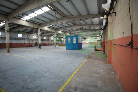 Armazém industrial em Oeiras
