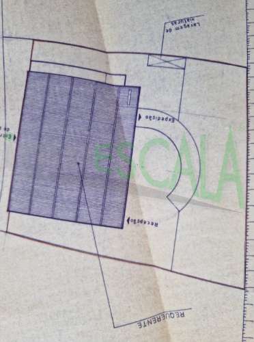 Armazém industrial no concelho de Loures