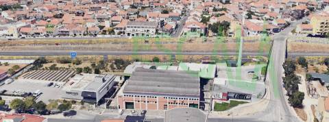 Armazém industrial no concelho de Loures