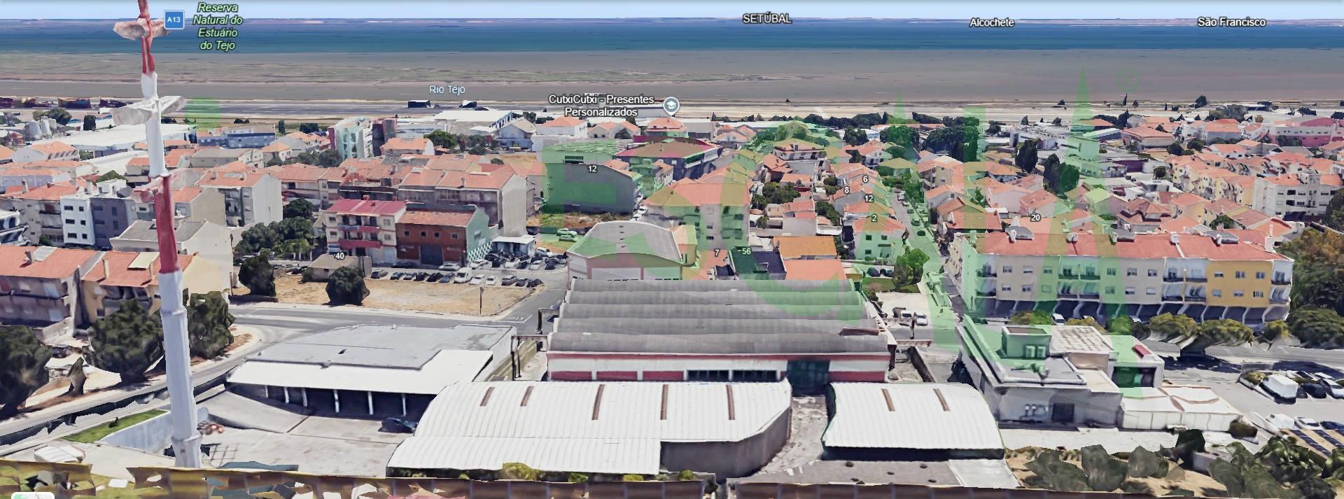 Armazém industrial no concelho de Loures