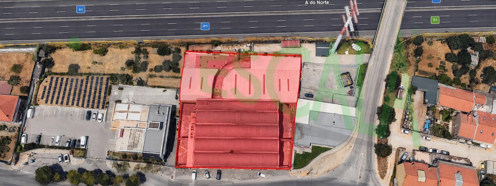 Armazém industrial no concelho de Loures