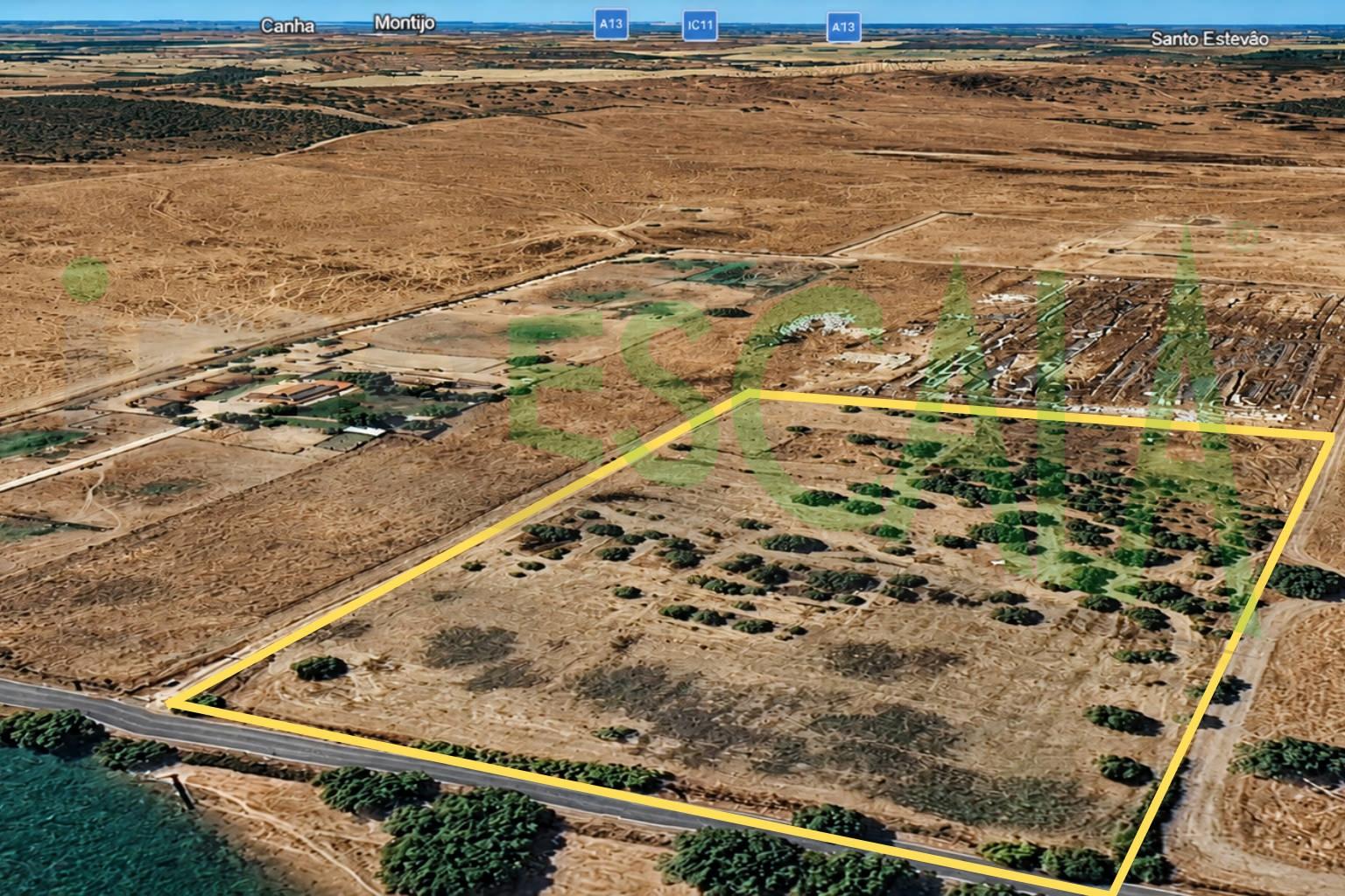 Terreno em Benavente para fins industriais ou agrícolas