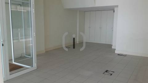 Loja  Arrendamento em Glória e Vera Cruz,Aveiro