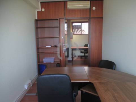 Escritório  Arrendamento em Glória e Vera Cruz,Aveiro