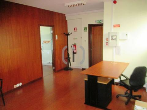 Escritório  Arrendamento em Glória e Vera Cruz,Aveiro