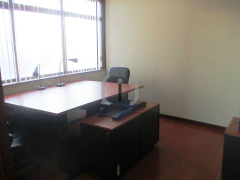 Escritório  Arrendamento em Glória e Vera Cruz,Aveiro