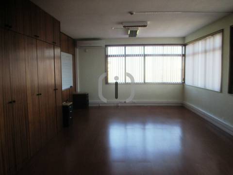 Escritório  Arrendamento em Glória e Vera Cruz,Aveiro