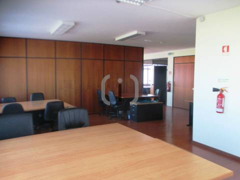 Escritório  Arrendamento em Glória e Vera Cruz,Aveiro