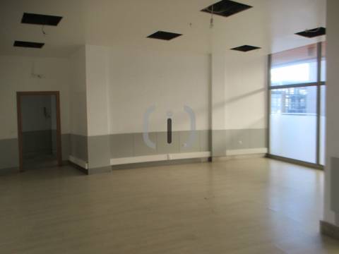 Loja  Arrendamento em Glória e Vera Cruz,Aveiro