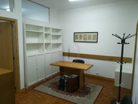 Escritório  Arrendamento em Glória e Vera Cruz,Aveiro