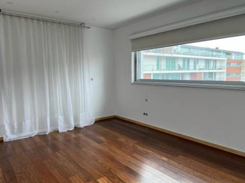 Apartamento T3 DUPLEX Arrendamento em Glória e Vera Cruz,Aveiro