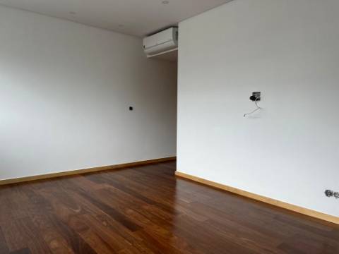Apartamento T3 DUPLEX Arrendamento em Glória e Vera Cruz,Aveiro