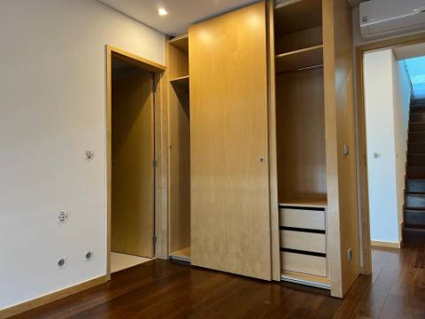 Apartamento T3 DUPLEX Arrendamento em Glória e Vera Cruz,Aveiro