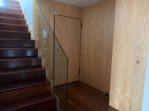 Apartamento T3 DUPLEX Arrendamento em Glória e Vera Cruz,Aveiro