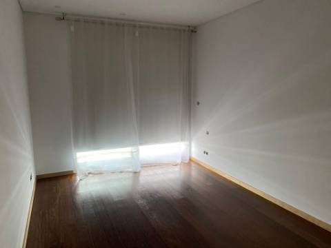 Apartamento T3 DUPLEX Arrendamento em Glória e Vera Cruz,Aveiro