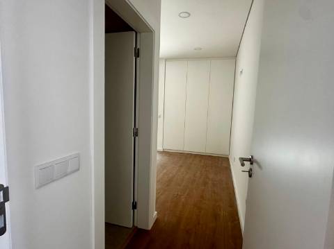 Moradia T4 Venda em Eixo e Eirol,Aveiro