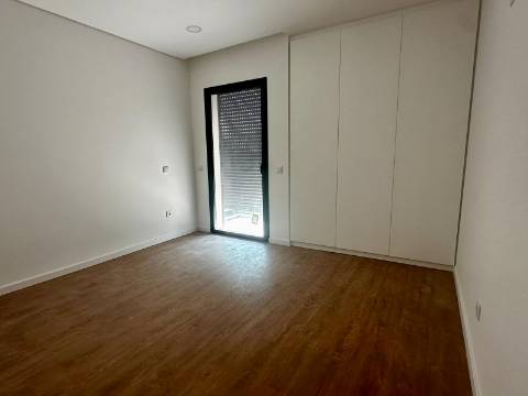 Moradia T4 Venda em Eixo e Eirol,Aveiro