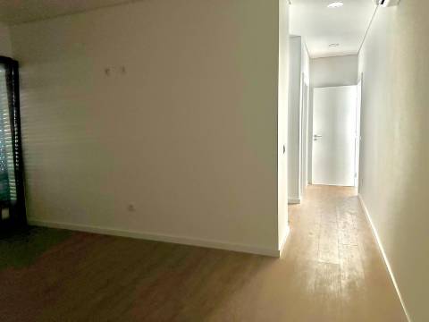 Moradia T4 Venda em Eixo e Eirol,Aveiro