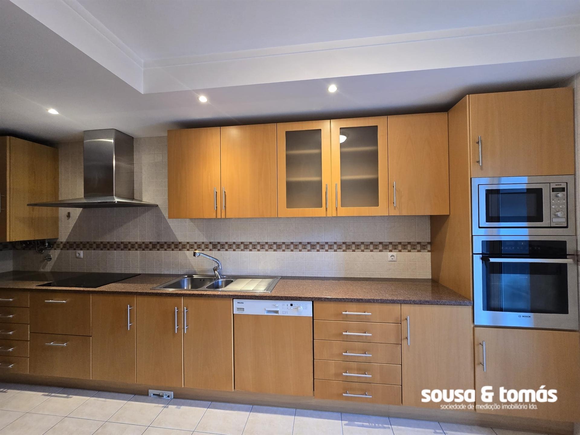 Apartamento T3 Arrendamento em Parceiros e Azoia,Leiria