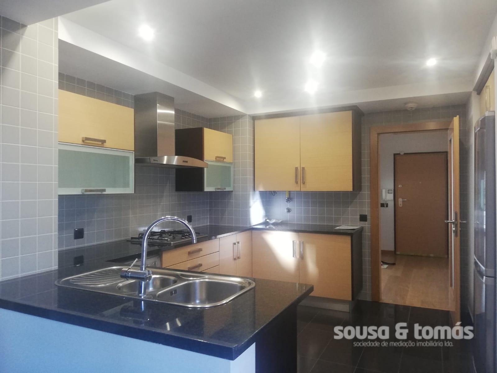 Apartamento T3 Arrendamento em Leiria, Pousos, Barreira e Cortes,Leiria