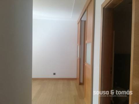 Apartamento T3 Arrendamento em Leiria, Pousos, Barreira e Cortes,Leiria