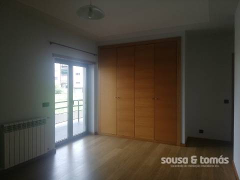 Apartamento T3 Arrendamento em Leiria, Pousos, Barreira e Cortes,Leiria