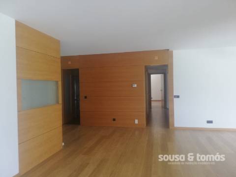 Apartamento T3 Arrendamento em Leiria, Pousos, Barreira e Cortes,Leiria
