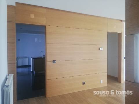 Apartamento T3 Arrendamento em Leiria, Pousos, Barreira e Cortes,Leiria