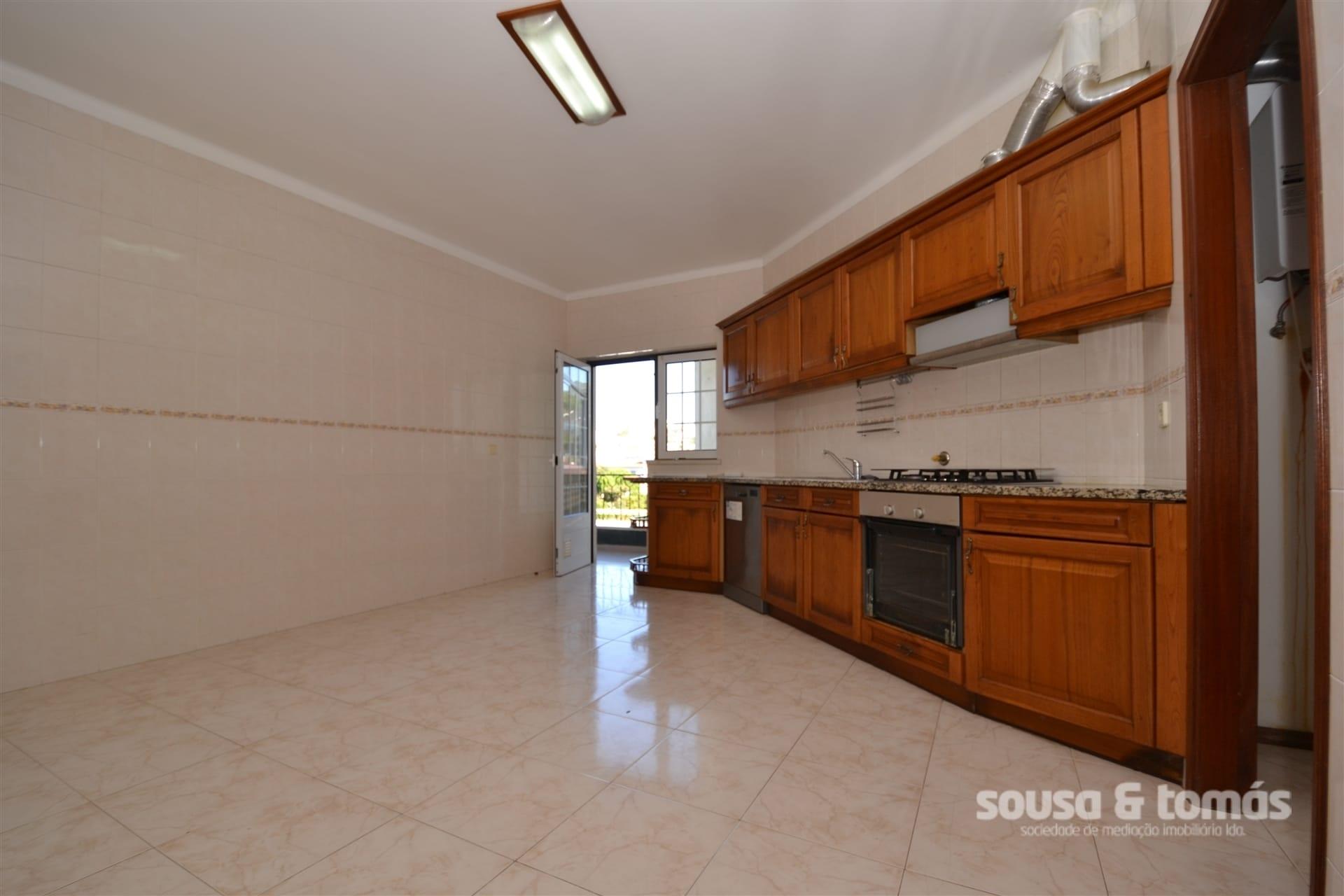 Apartamento T3 Arrendamento em Porto de Mós - São João Baptista e São Pedro,Porto de Mós
