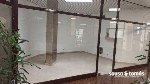 Loja  Arrendamento em Leiria, Pousos, Barreira e Cortes,Leiria