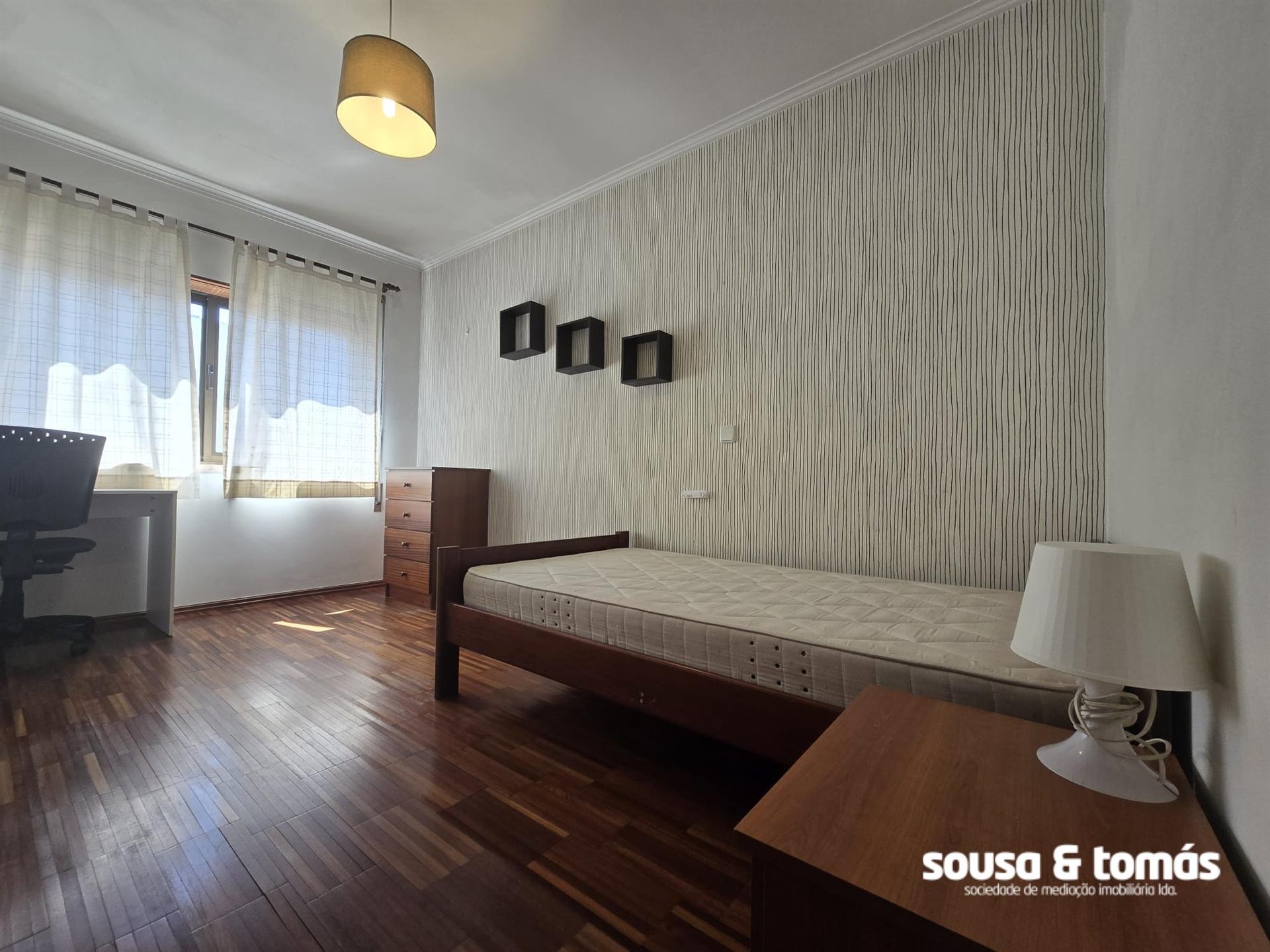 Quarto  Arrendamento em Leiria, Pousos, Barreira e Cortes,Leiria