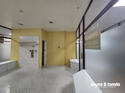 Loja  Arrendamento em Leiria, Pousos, Barreira e Cortes,Leiria