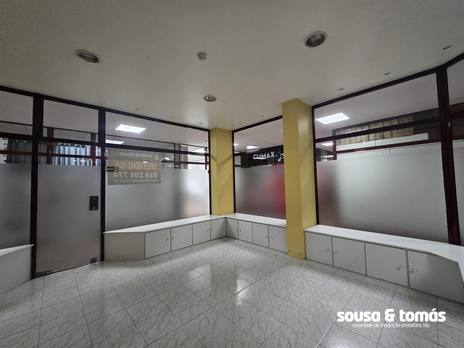 Loja  Arrendamento em Leiria, Pousos, Barreira e Cortes,Leiria