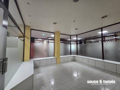 Loja  Arrendamento em Leiria, Pousos, Barreira e Cortes,Leiria