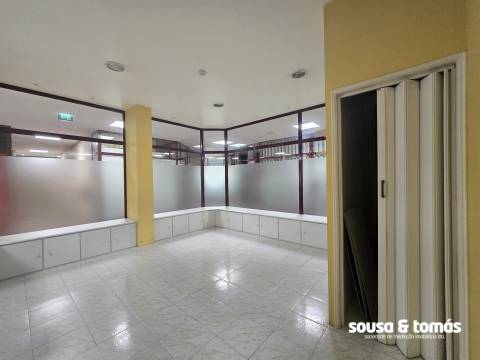 Loja  Arrendamento em Leiria, Pousos, Barreira e Cortes,Leiria