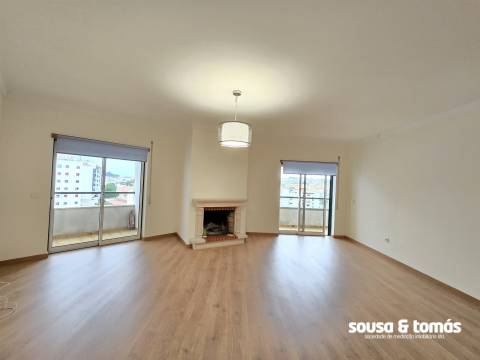 Apartamento T3 Arrendamento em Leiria, Pousos, Barreira e Cortes,Leiria