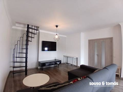 Apartamento T2 DUPLEX Arrendamento em Marrazes e Barosa,Leiria