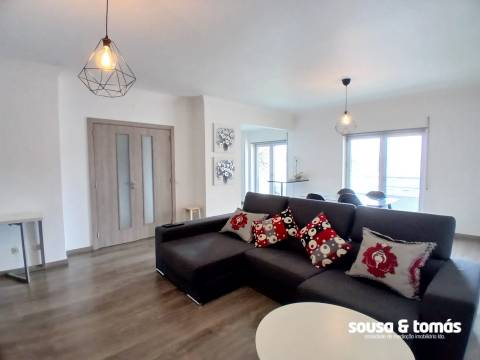 Apartamento T2 DUPLEX Arrendamento em Marrazes e Barosa,Leiria